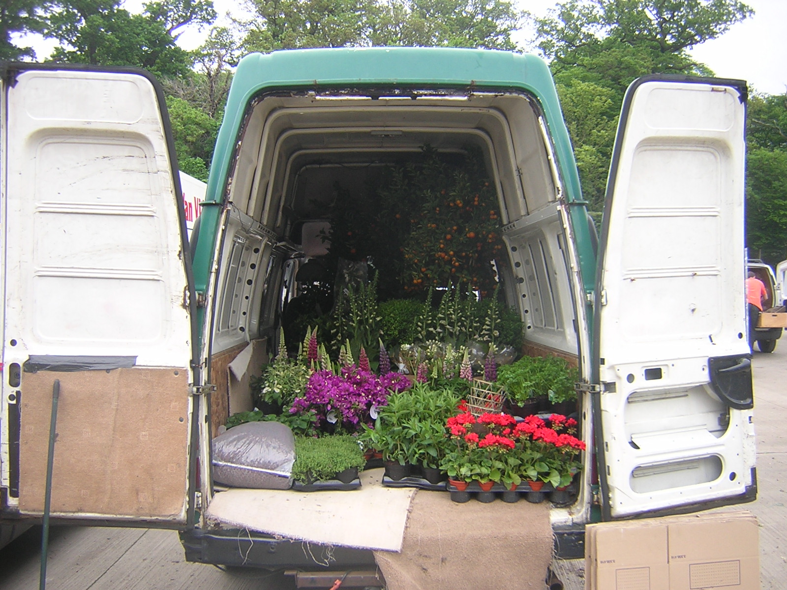 chelsea flower show delivery van
